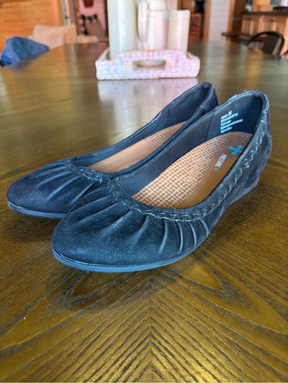 BareTraps Norma Posture+ Black Comfort Flats Shoes Size 6